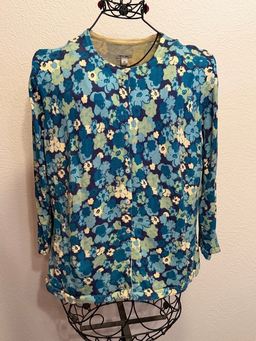 🌼🌼🌼BOGOHO🌼🌼🌼Cherokee Teal and Navy Floral Button Cardigan-XL